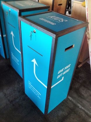 Podiums and Info Centers